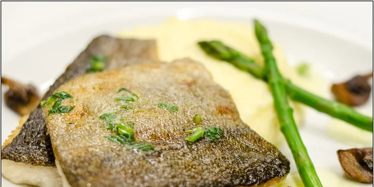 5chodové degustační menu pro 2 osoby v Restauraci ZA OPONOU