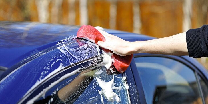 Hloubkové čištění interiéru + ruční mytí automobilu