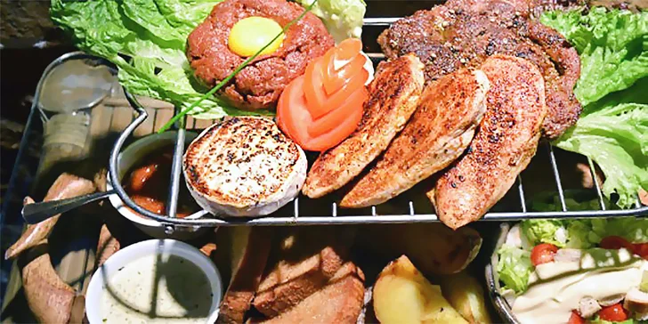 Masová hostina Mamut v Pravěku – 800 g masa a přílohy