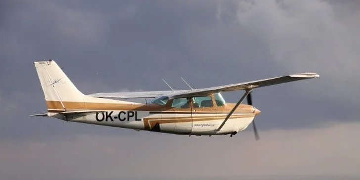 Vzneste se k oblakům a pilotujte Cessnu nebo letadlo DA40 Diamond Star