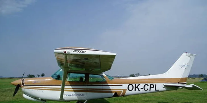 Vzneste se k oblakům a pilotujte Cessnu nebo letadlo DA40 Diamond Star