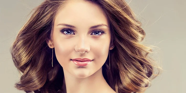 Permanentní make-up očních linek, obočí nebo rtů