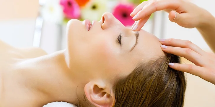 30minutová relaxační masáž obličeje, krku, dekoltu i uší