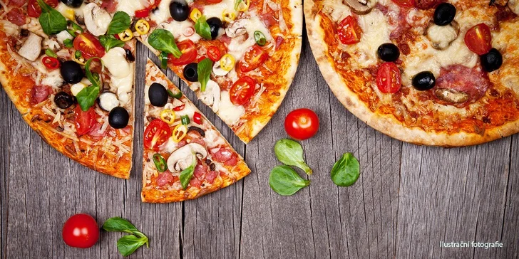 Dvě pizzy velké jako kola od vozu v King Benny