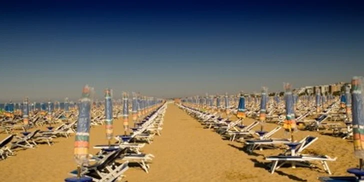 K moři do Itálie na celý den. Bibione nebo Caorle. Cesta tam i zpět zájezdovým autobusem, skvělé termíny o víkendu a italské prosluněné pláže!