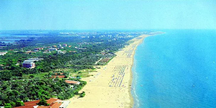 K moři do Itálie na celý den. Bibione nebo Caorle. Cesta tam i zpět zájezdovým autobusem, skvělé termíny o víkendu a italské prosluněné pláže!