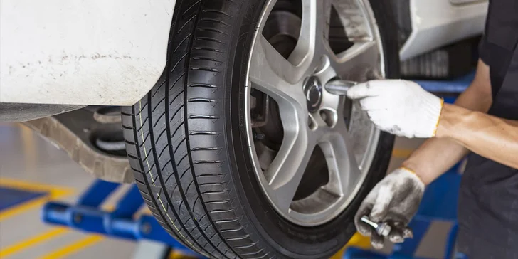Přezutí pneumatik osobního auta, dodávky i offroadu