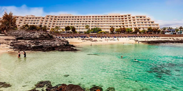 Ubytujete se v jednom z dvoulůžkových pokojů 4* hotelu Alexandre Teguise Playa.