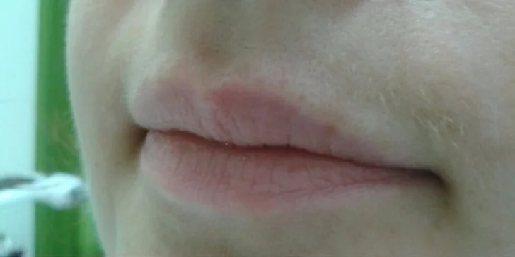 Permanentní make-up - linky, kontura rtů nebo obočí
