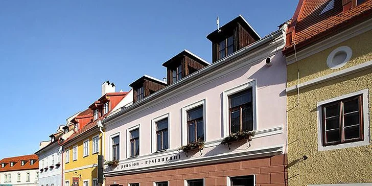 Zimní romantika v srdci Českého Krumlova: Penzion v centru se snídaní