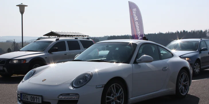 Kurz sportovní a bezpečné jízdy na polygonu v Porsche Carrera 911