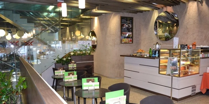 Burger z hovězího masa plemene Angus v nově otevřeném My Bistro & Café