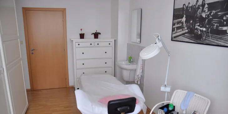 Prodloužení řas metodou řasa na řasu značky Emporio Lashes