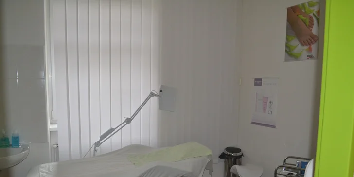 Prodlužování řas metodou řasa na řasu