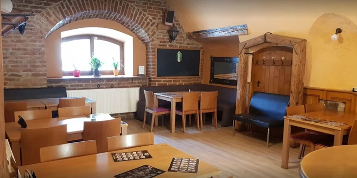 Vybrat si můžete maki i nigiri s úhořem, krabem, lososem, ale třeba i s avokádem či ředkví.