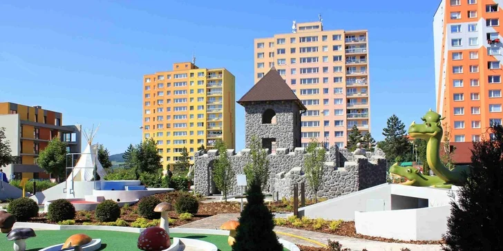 Vstup pro dva i pro rodinu na zábavný Crazy golf