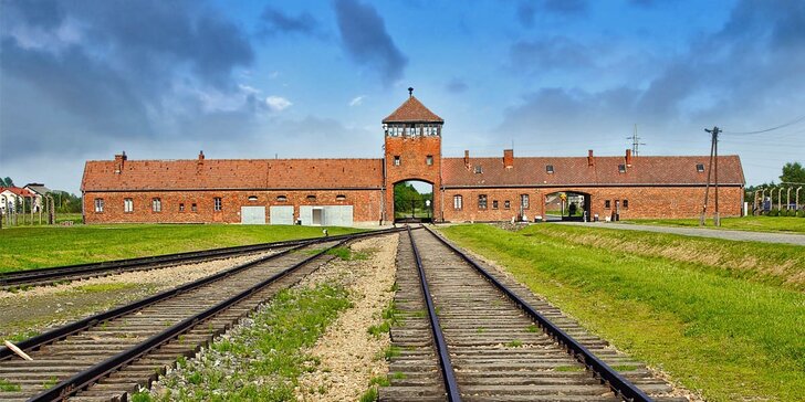 Exkurze do koncentračního tábora v Osvětimi s prohlídkou v ceně