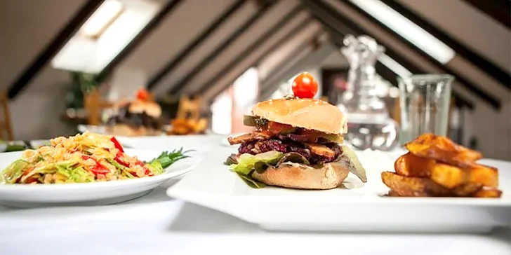 Veganská hostina o 5 chodech pro dva v LoVeg