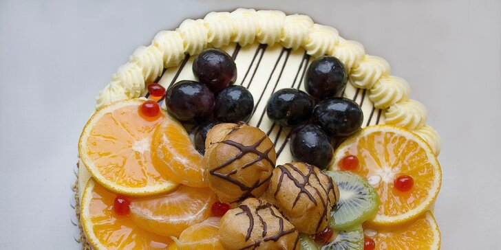 Božské dorty ze Smetanové cukrárny - s čokoládou, jahodami, šlehačkou i višněmi