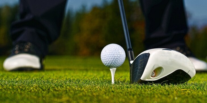 2hodinová lekce s trenérem + hra: seznamte se s golfem!