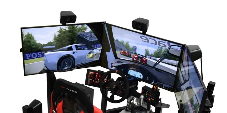 Chopte se volantu a podmaňte si závodní okruh na simulátoru Race Club