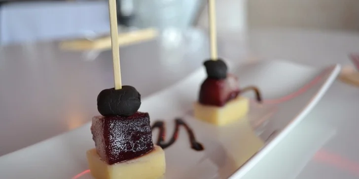 Degustační menu o 5 chodech pro dva ve Fashion Restaurant & Clubu