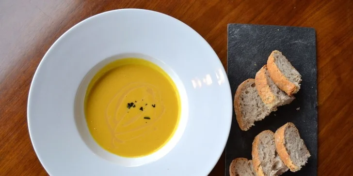 Degustační menu o 5 chodech pro dva ve Fashion Restaurant & Clubu