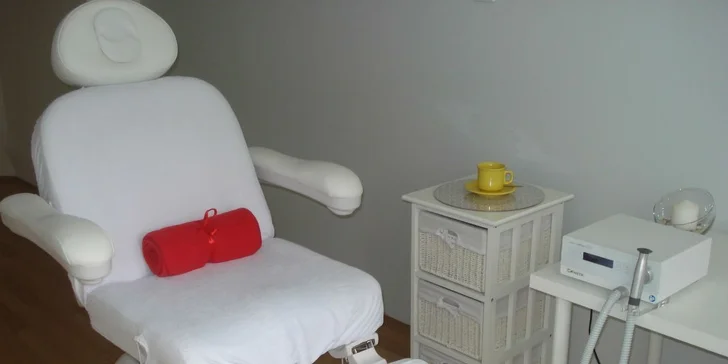 Přístrojová pedikúra a masáž chodidel