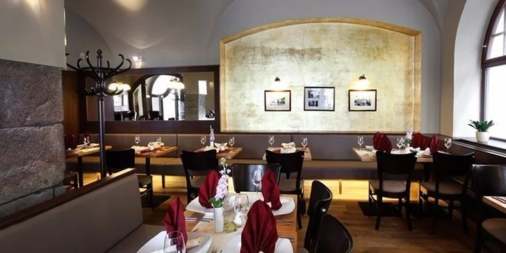 4* pobyt v Třeboni: krásný hotel přímo na náměstí, polopenze i wellness