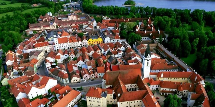 4* pobyt v Třeboni: krásný hotel přímo na náměstí, polopenze i wellness