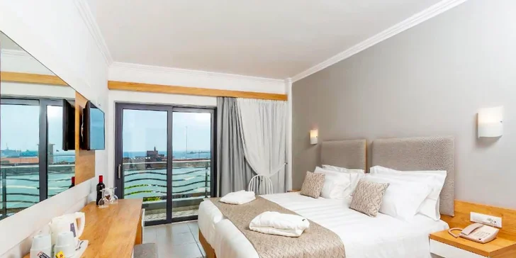 Bydlet budete v hotelu Rhodos Horizon City****, který je dokonalou oázou klidu. 
