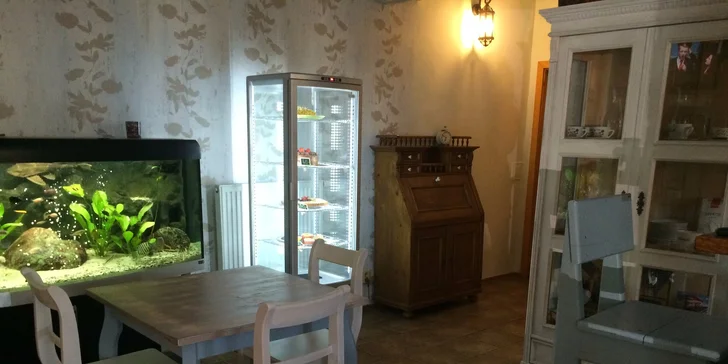 Dvě pravé italské pizzy v Caffé a food Hrádecký Dvůr