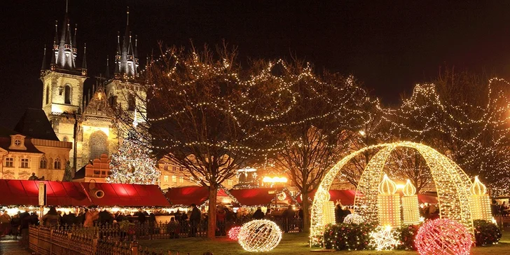 Za památkami, adventními trhy a nákupy do stověžaté matičky Prahy