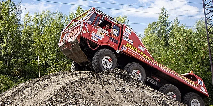30minutová jízda ve speciálu Tatra 813 8X8 Truck Trial včetně paliva