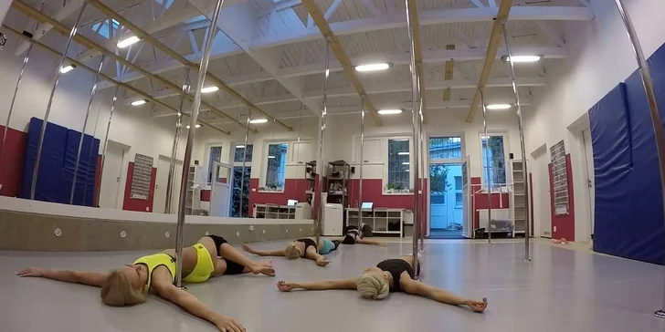 Víkendové lekce pole dance, aerial silks nebo aerial hoop pro začátečníky