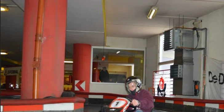 10minutová jízda na nejmodernější motokárové dráze v Plzni