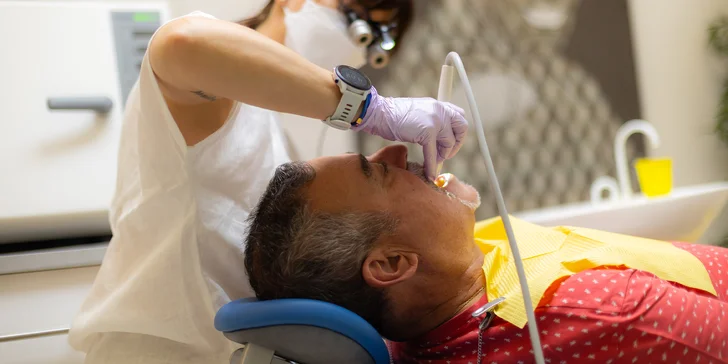 Profesionálne bielenie zubov v pohodlí domova aj prémium balíček s dentálnou hygienou