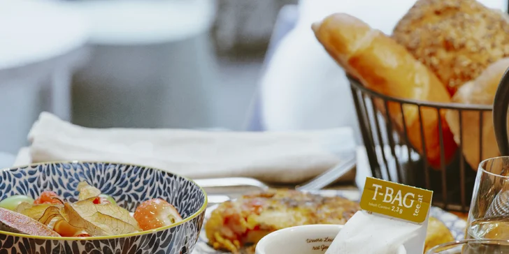 U snídaní budete mít na výběr teplé i studené speciality, vegetariánské možnosti a bio produkty. 