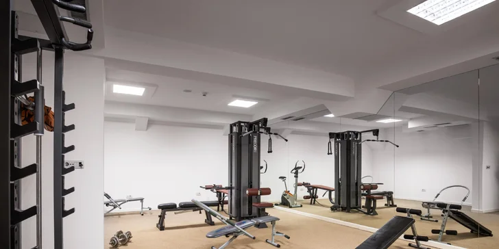 Kdo by se chtěl zapotit, tomu je k dispozici fitness. 