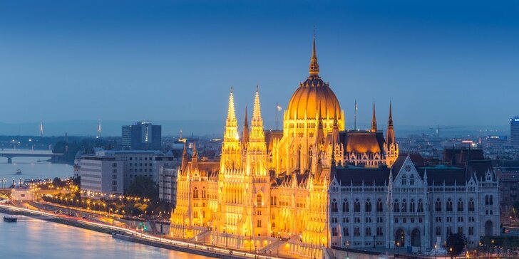 Kouzelná Budapešť, oděná do vánočního roucha, s odjezdy z Moravy
