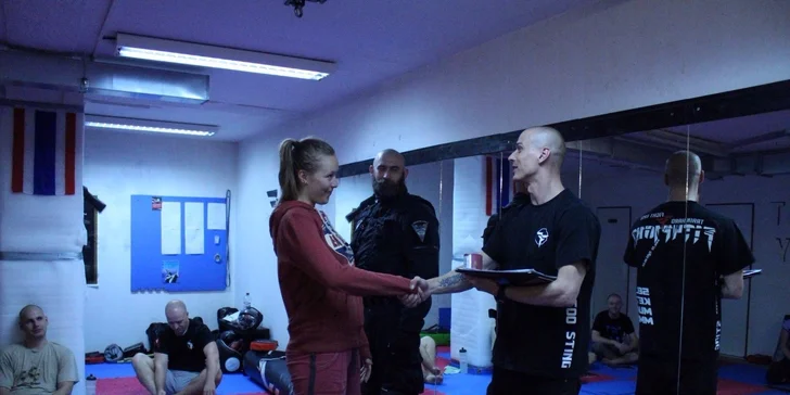 8 lekcí Krav Maga: sebeobrana s trenérem pro ženy