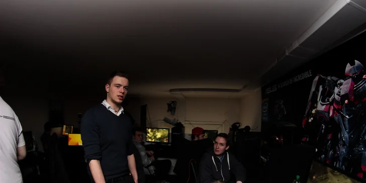 12 hodin v herním klubu RE-LOAD
