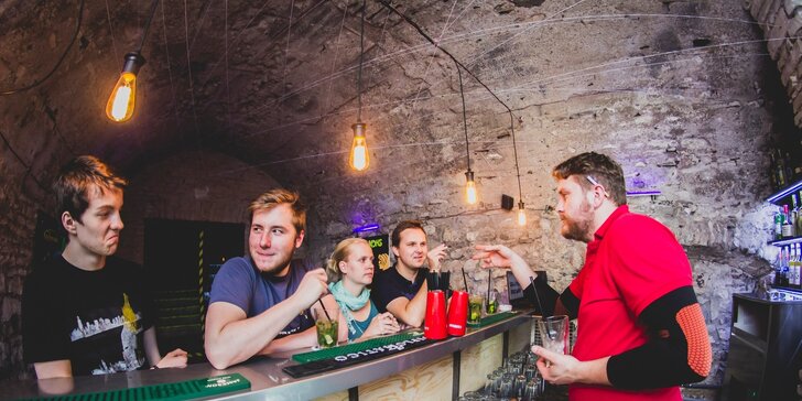 Arkádové hry s welcome drinkem v historickém centru Prahy