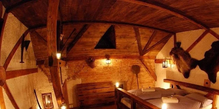 Den a noc ve Středověkém hotelu v Dětenicích včetně programu a menu
