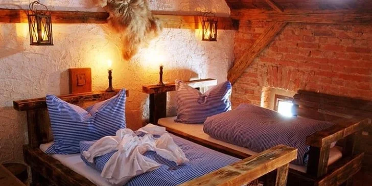 Den a noc ve Středověkém hotelu v Dětenicích včetně programu a menu