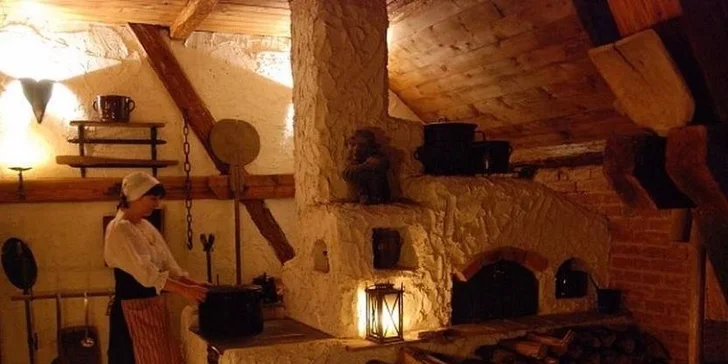 Den a noc ve Středověkém hotelu v Dětenicích včetně programu a menu