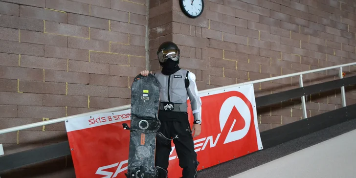 2hodinová lekce lyžování a snowboardingu na indoorové sjezdovce