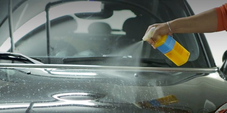 Profesionální ruční mytí aut na vámi určeném místě