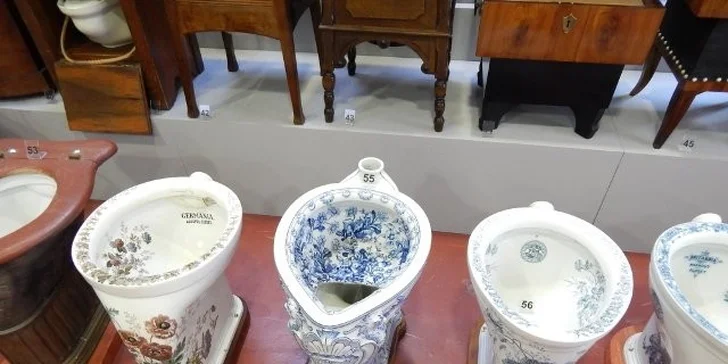 Vstup do Muzea historických nočníků a toalet