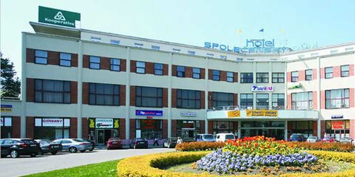 3-4denní pobyt pro DVA v Hotelu Baťov***. Baťův kanál, prohlídka zámku v Kroměříži, polopenze a děti do 6 let zdarma. Luxusní zážitek se slevou 50 %.